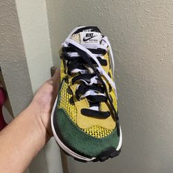  Nike Sacai x VaporWaffle Tour Yellow Stadium Green Size6 mans 7.5 women’s 