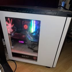 Gaming PC & Logitech Mouse