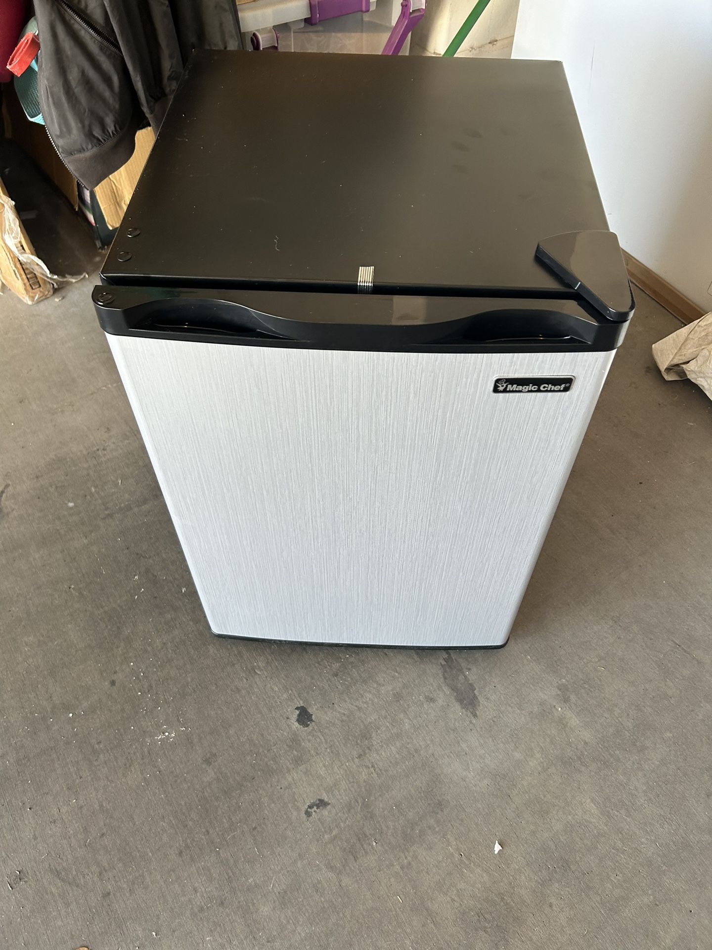 Magic Chef 2.6 cu. ft. Mini Fridge in Stainless Look, ENERGY STAR