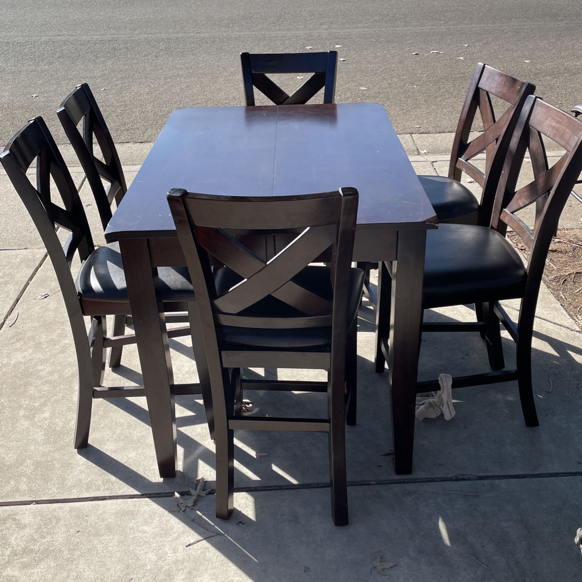 Table And Chairs 300