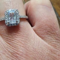 Size 7 Womens Costume Jewelry Ring