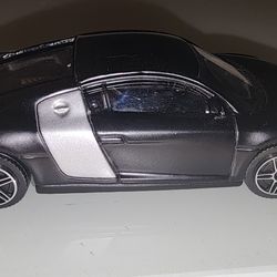 Bburago Audi R8 1:43 Scale Die Cast Car
