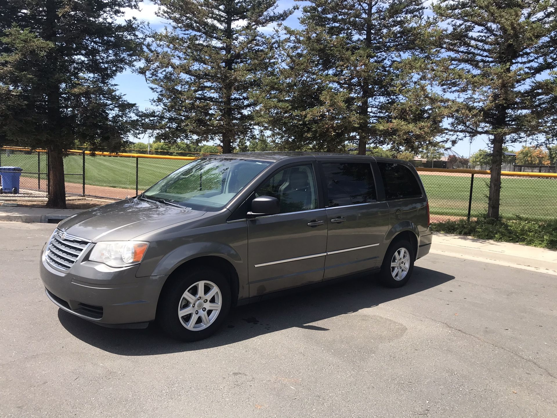 2010 Chrysler Town & Country