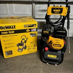 Dewalt 3400 PSI 2.5 GPM Gas Cold Water Pressure Washer with DeWalt 210 Engine