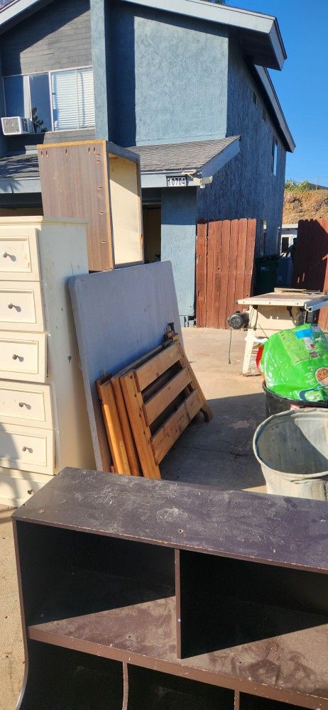 Moving Table Saw, Furniture