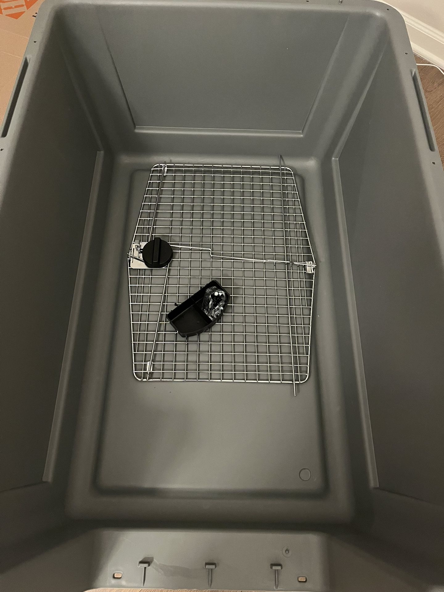 XXL dog Kennel. TSA approved. 48x32x35