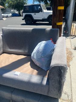 Curb alert : free clothes