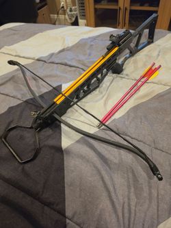 Crossbow with Arrows