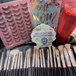 Perfect Gift Pretty In Pink Set Of Brushes / Cup/ 20 Pair Of Human Lashes / Mask / 🩷