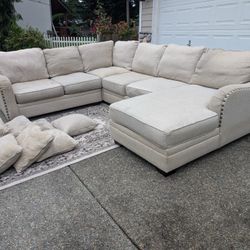 Nice Big Sectional Delivery Available 🚚