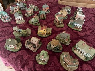 Hawthorn village collection of 24 “Gone with the Wind”