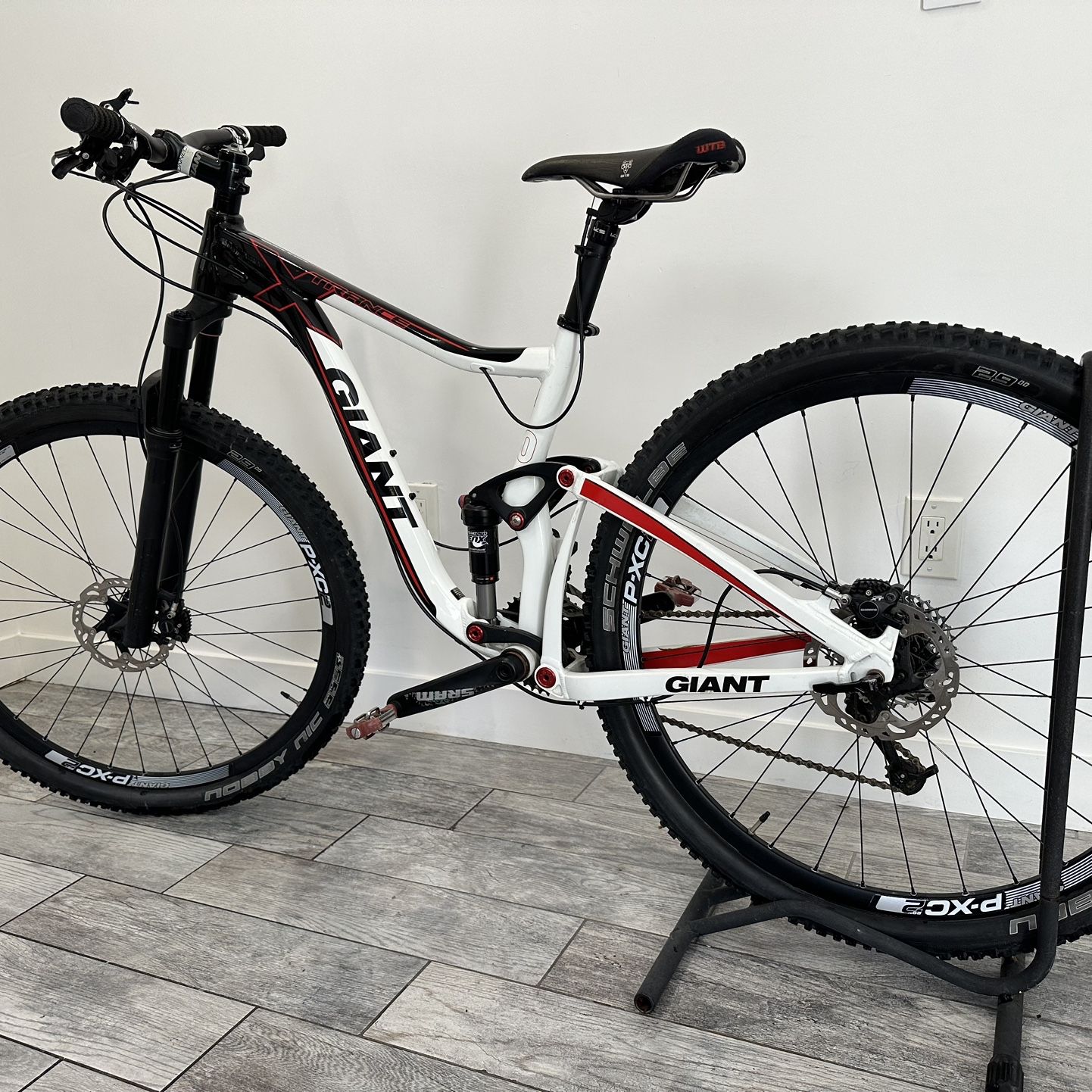 Giant Trance X MTB 29er large 2013 Upgraded Components for Sale in 