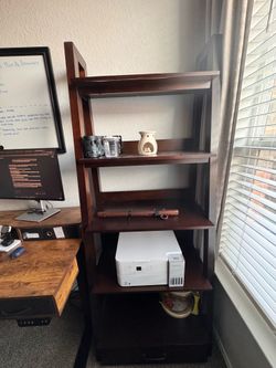 Dark Wood Ladder Bookshelf / Étagère – 5-Tier