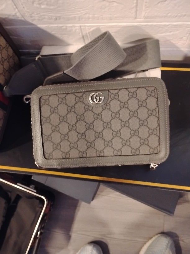 Authentic Gucci Gray Supreme Crossbody