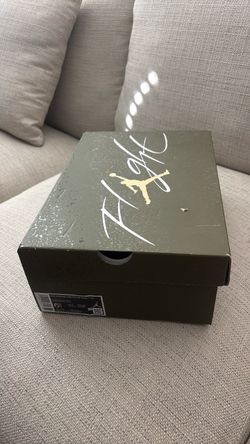 Air Jordan 4 Retro SE Craft GS Size 6.5Y
