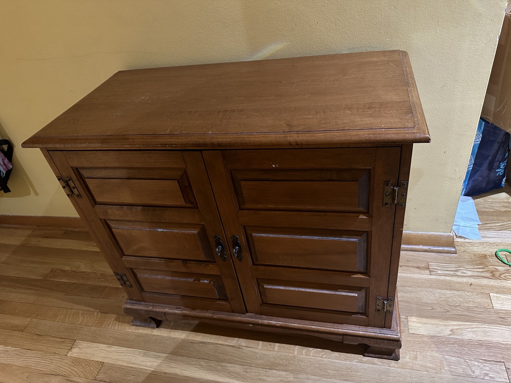 Wooden storage organizer bookcase TV stand very sturdy