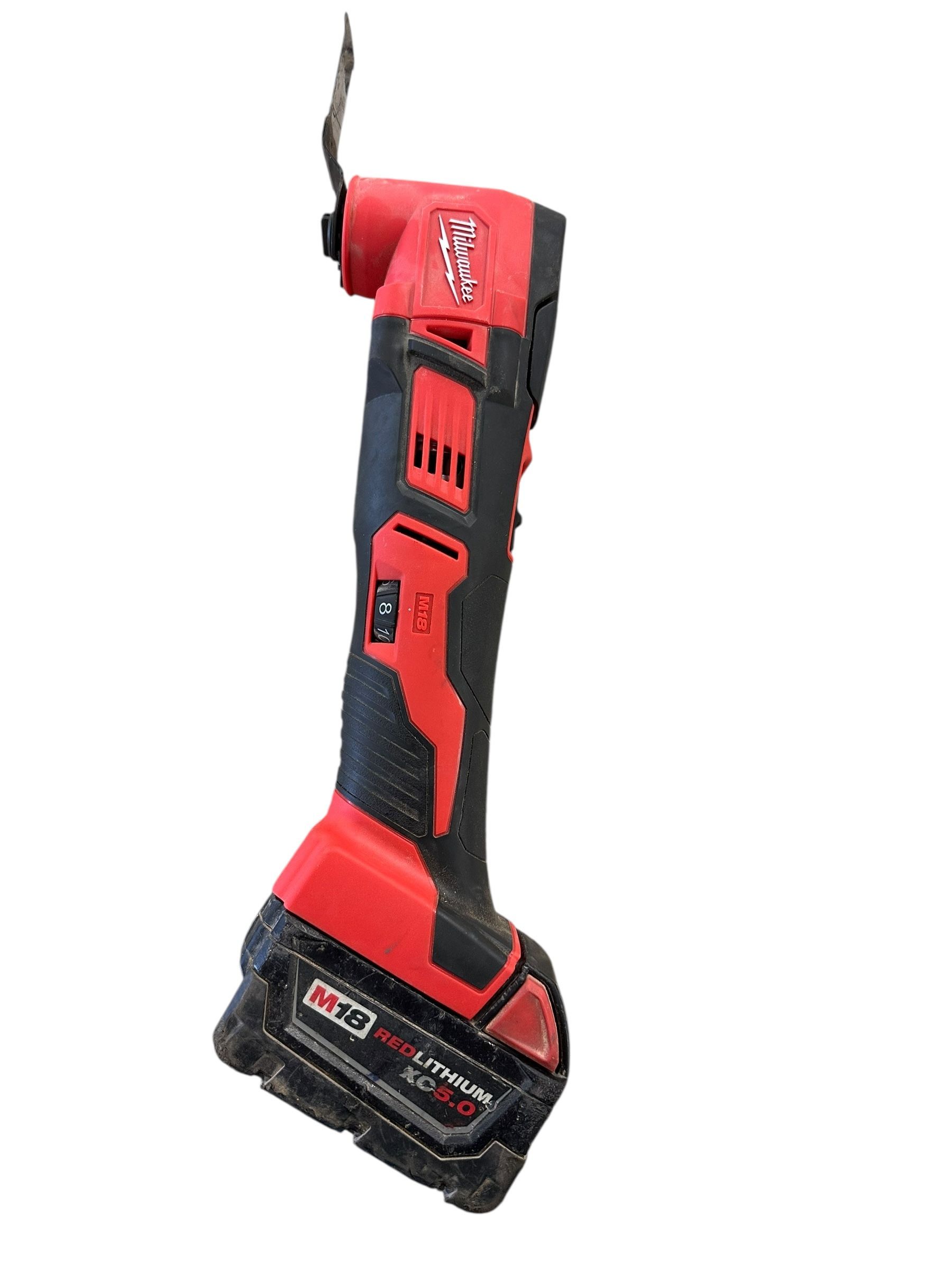 MILWAUKEE MULTI TOOL W BATTERY #30869