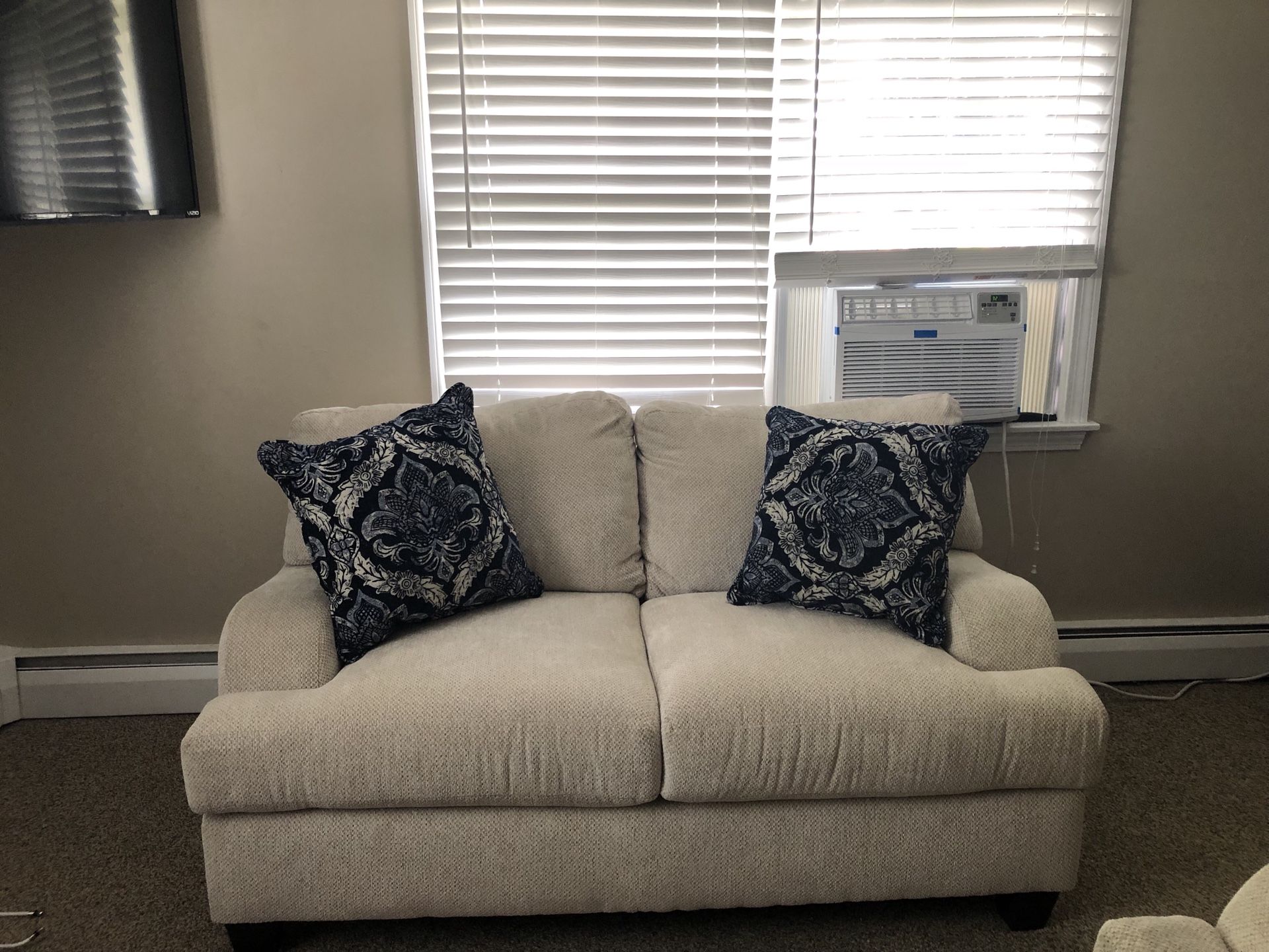 Bobs furniture hamptons outlet