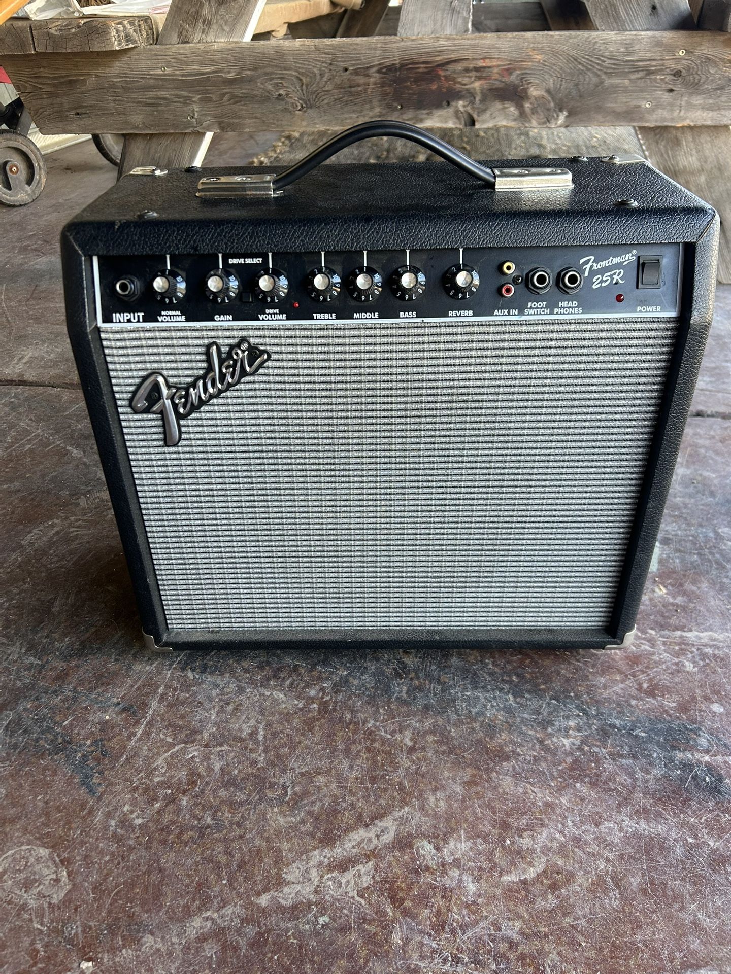Fender Frontman 25R