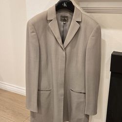 Brand New Calvin Klein High Quality, lightweight Beige Women's Blazer. Made in Italy. Size 6.