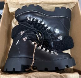 Cool planet by Steve Madden  size 7