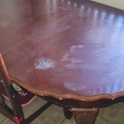 Table With  2 Chairs Free
