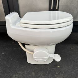 Dometic 510 RV Toilet