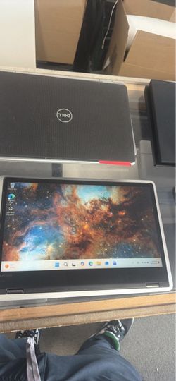 Lenovo Laptop touch screen 8GB RAM 256GB SSD Core i5 Windows 11