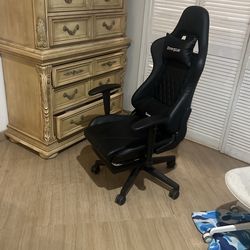 Reclining Game Chair
