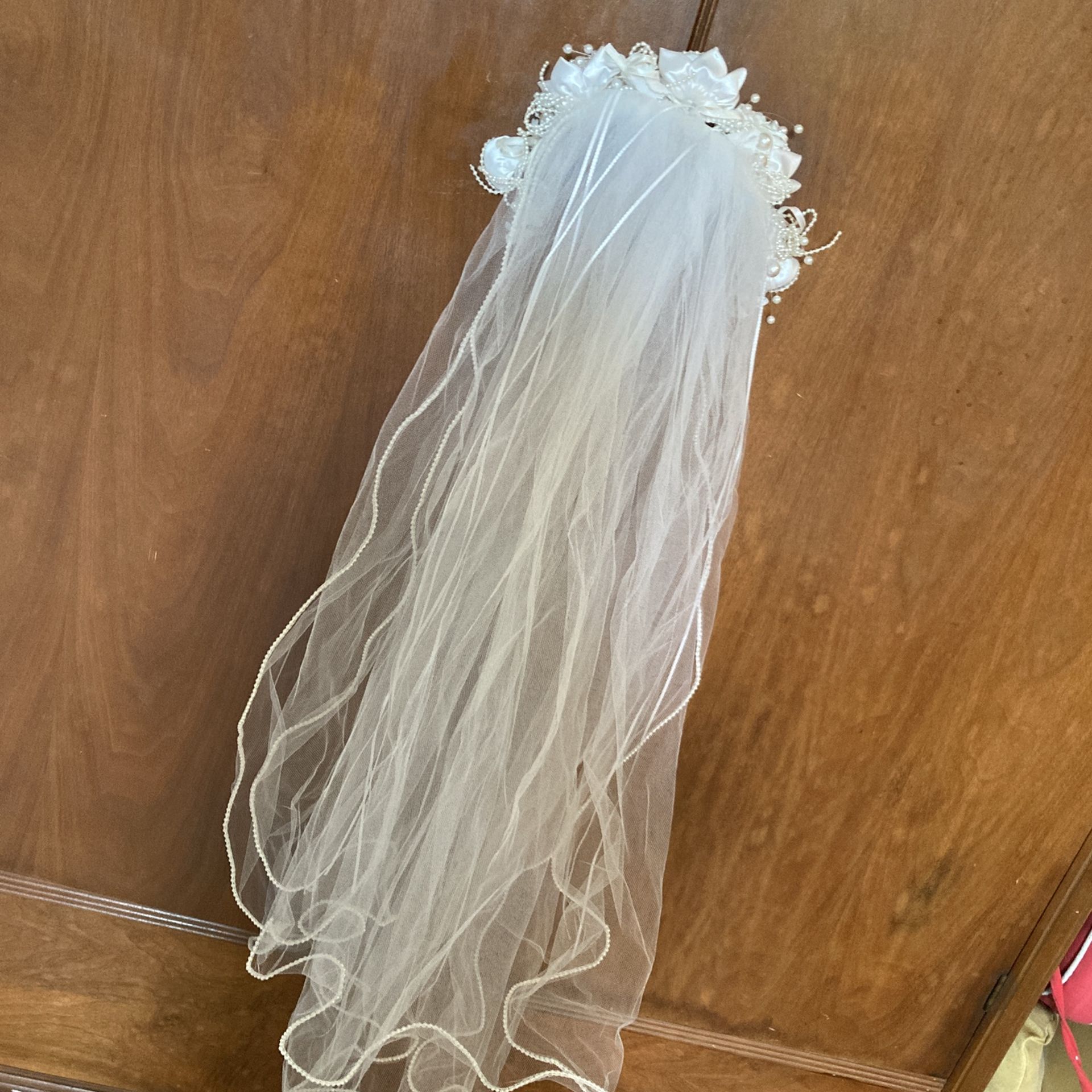 Girls Veil 1st Communion Flower Girl Veil Beautiful Dress Up White Flowers Beads