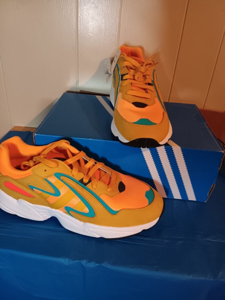 Adidas YUNG 96 Size M