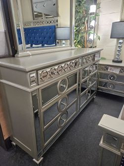 Brand new silver modern dfesser