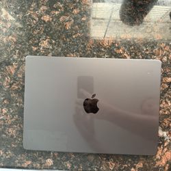 MacBook Pro M3 Pro