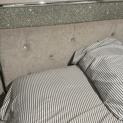 Bedroom Set For Sale headboard Lights Up Must Pick Up