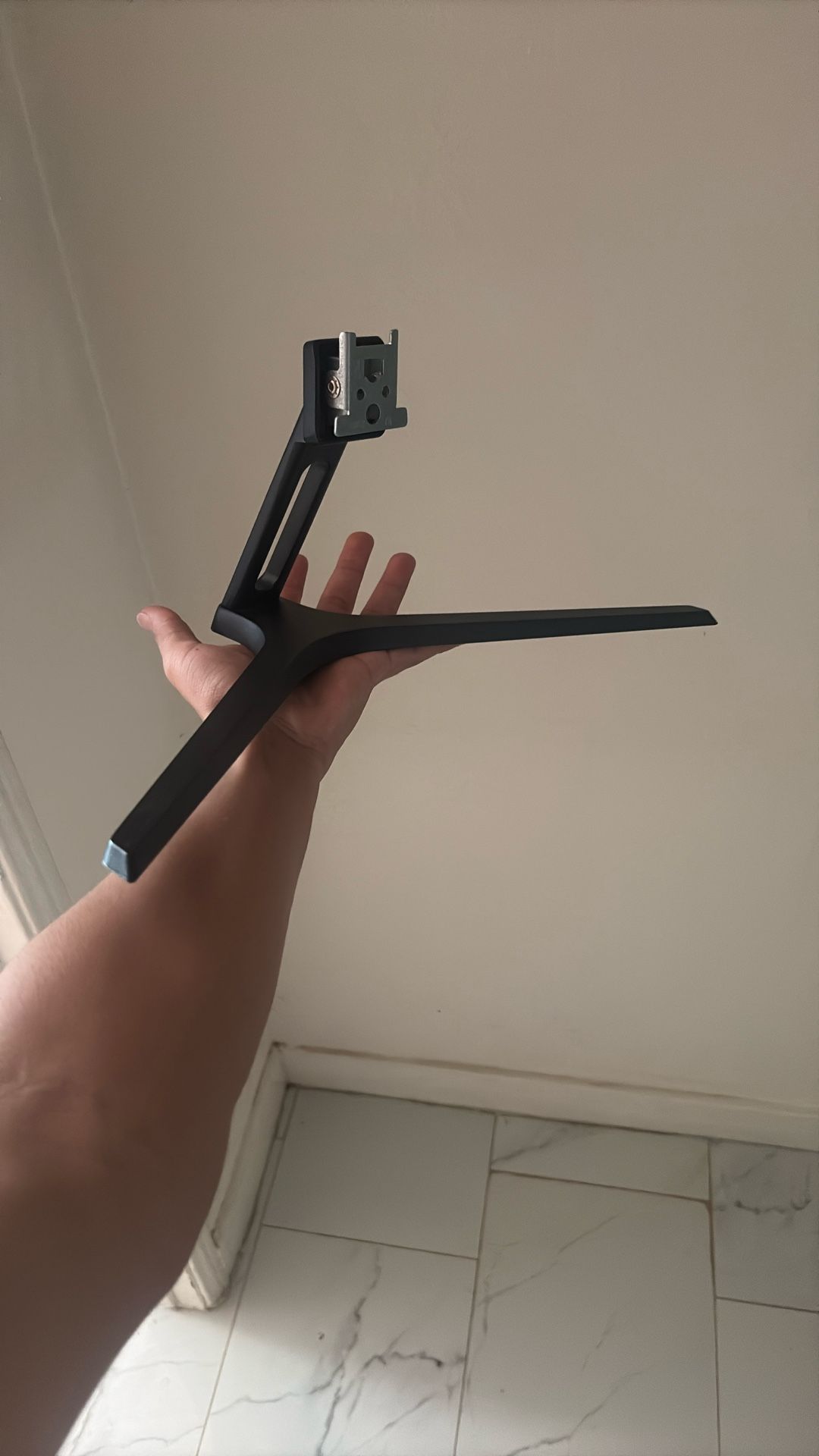 Monitor Leg