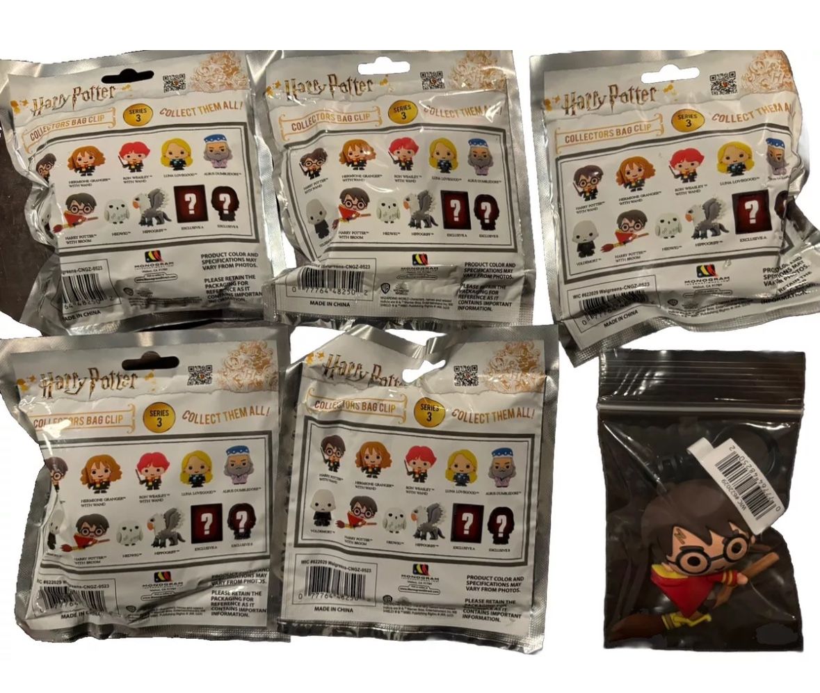 NEW HARRY POTTER 3D Collectors Bag Clips 5 Blind Packs +1 Opened Harry Potter With Broom Bag Clip Series 3