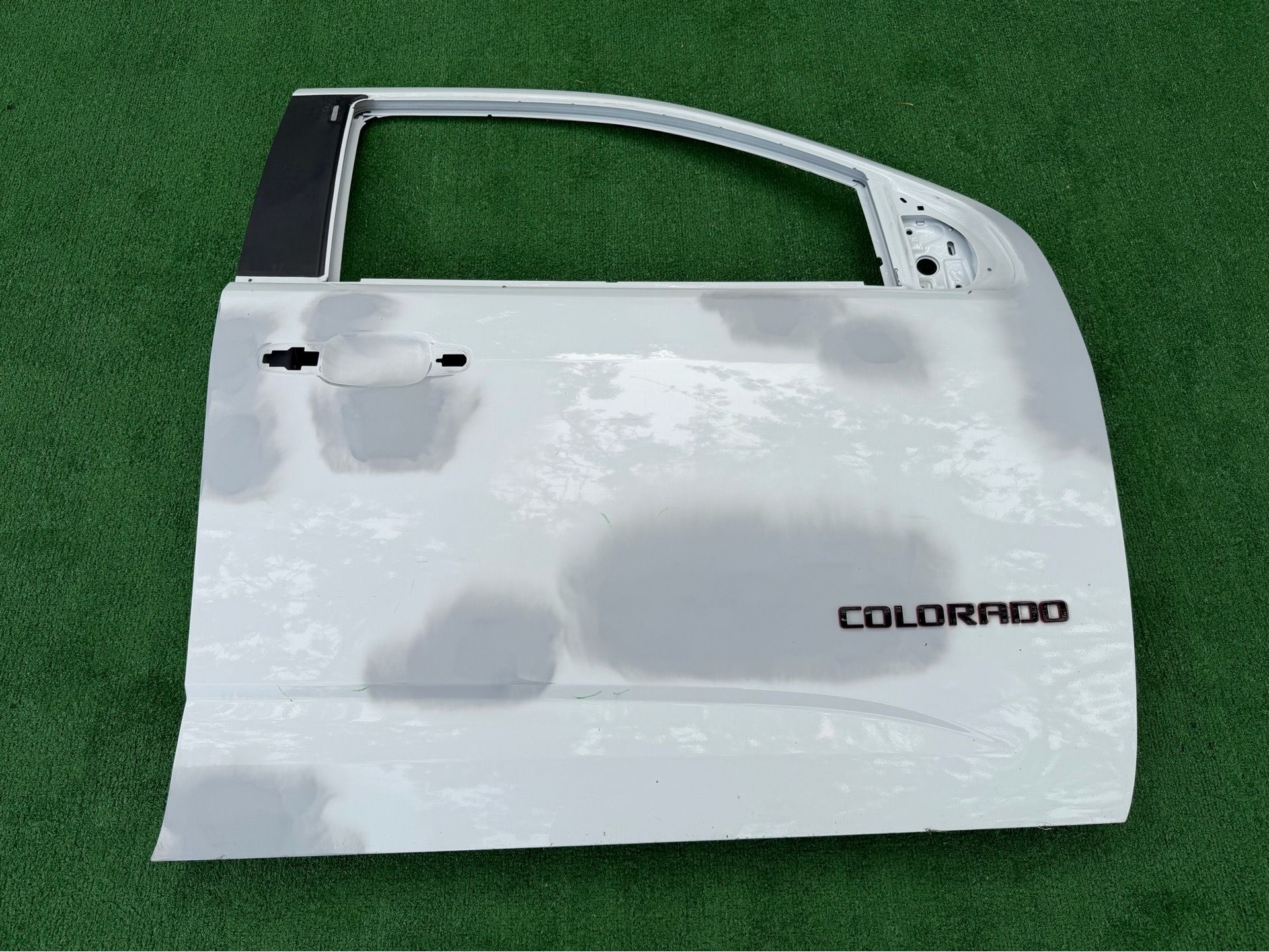 Chevrolet Colorado GMC Canyon Right Passenger Side Front Door Puerta Derecha Pasajera Delantera 2015 2016 2017 2018 2019 2020 2021 2022