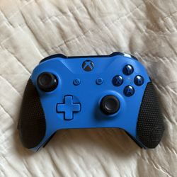 Blue Xbox Controller – Perfect Condition + Aftermarket Grips