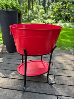 Hampton Bay red party drink tub and tray