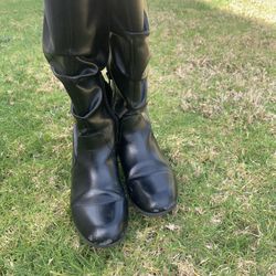 Girl’s Size 2 Boots