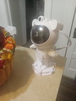 Astronaut Bluetooth And Light Show Large 
