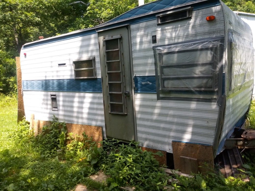 16 ft older camper for Sale in Asheboro, NC OfferUp