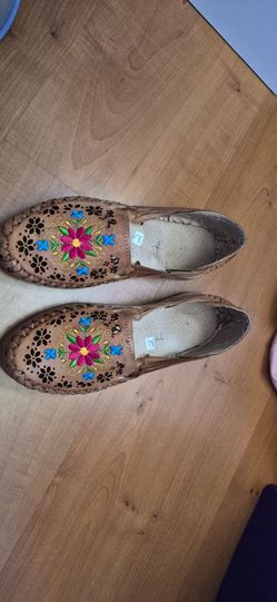 Mexican sandals NEW size 2/3youth