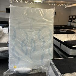 Full Size Memory Foam Mattress - Brand New 