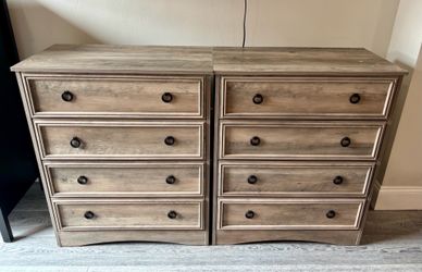Pair Of Beautiful 4 Drawer Dressers