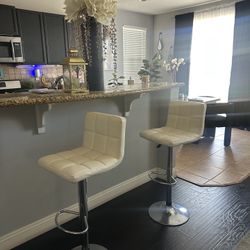 Bar Stools / Bar Chairs 