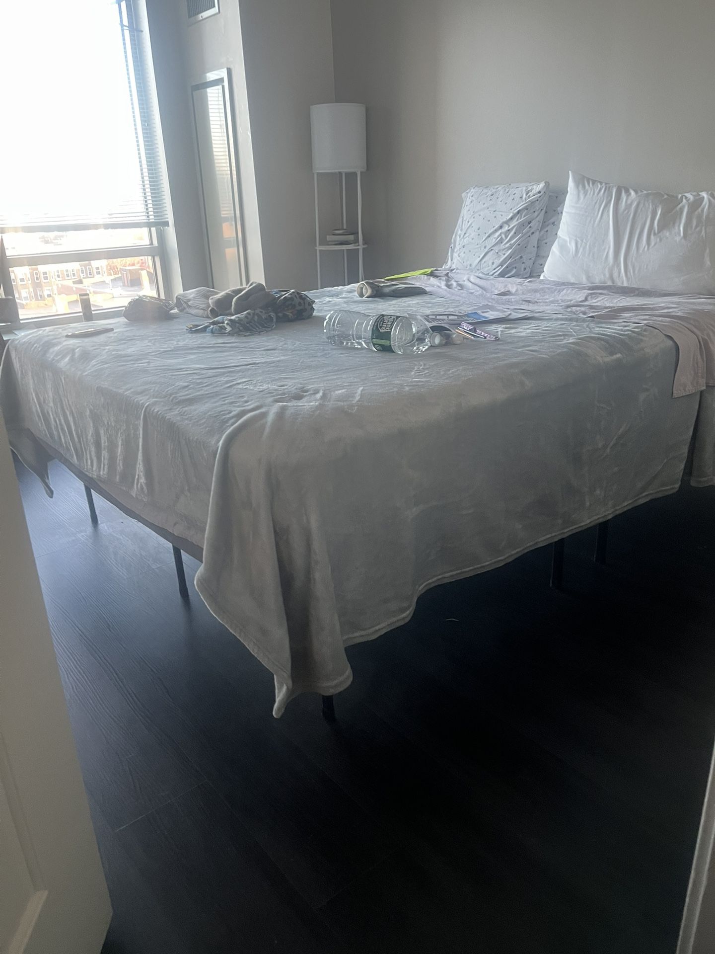 Zinus Heavy Duty Bed Frame