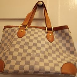 LEATHER SIGNATURE BAG
