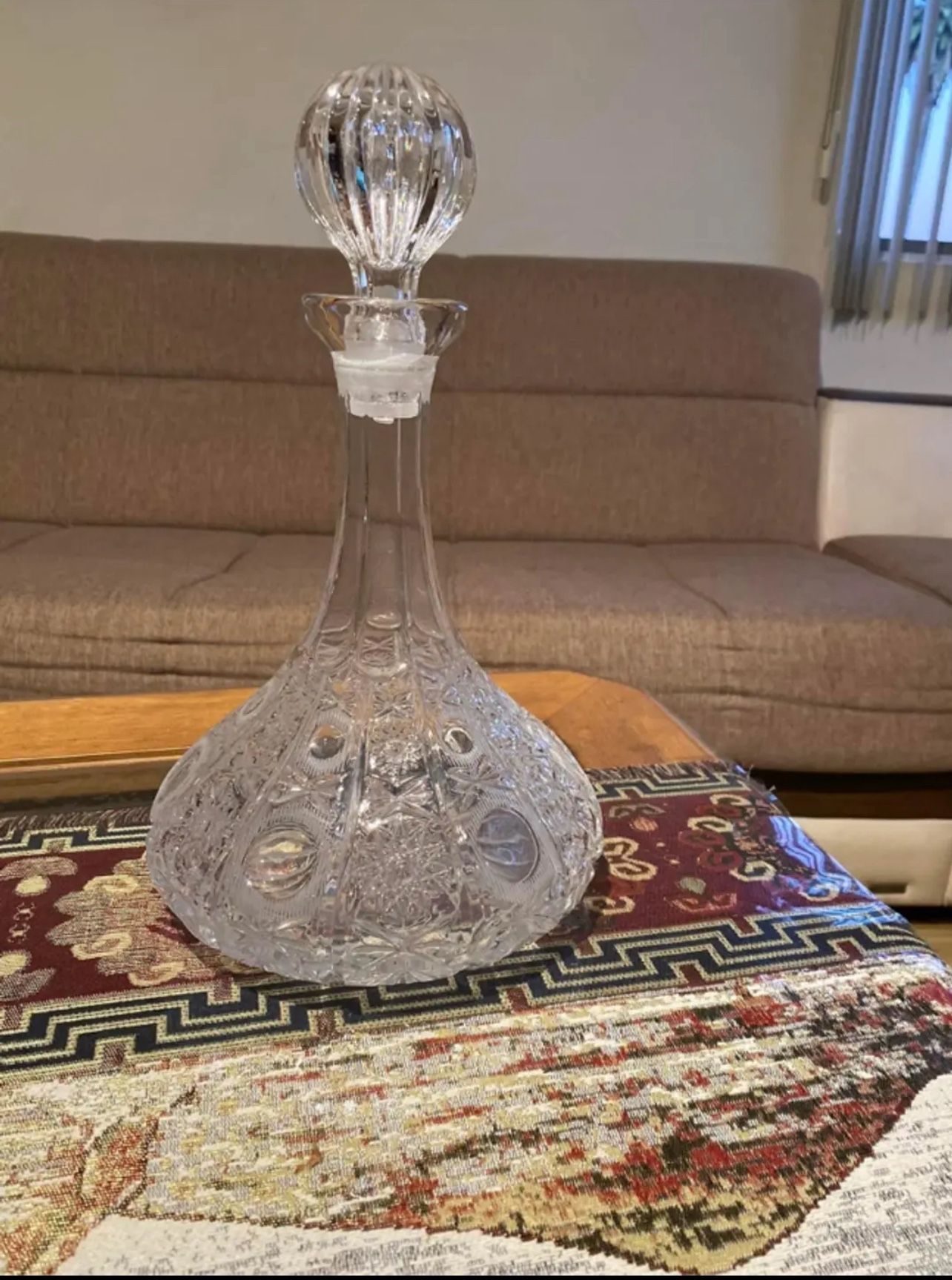 Crystal wine decanter