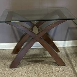 Large Coffee Table & 2 Matching End Tables. EXCELLENT CONDITION …. OR BEST OFFER!!